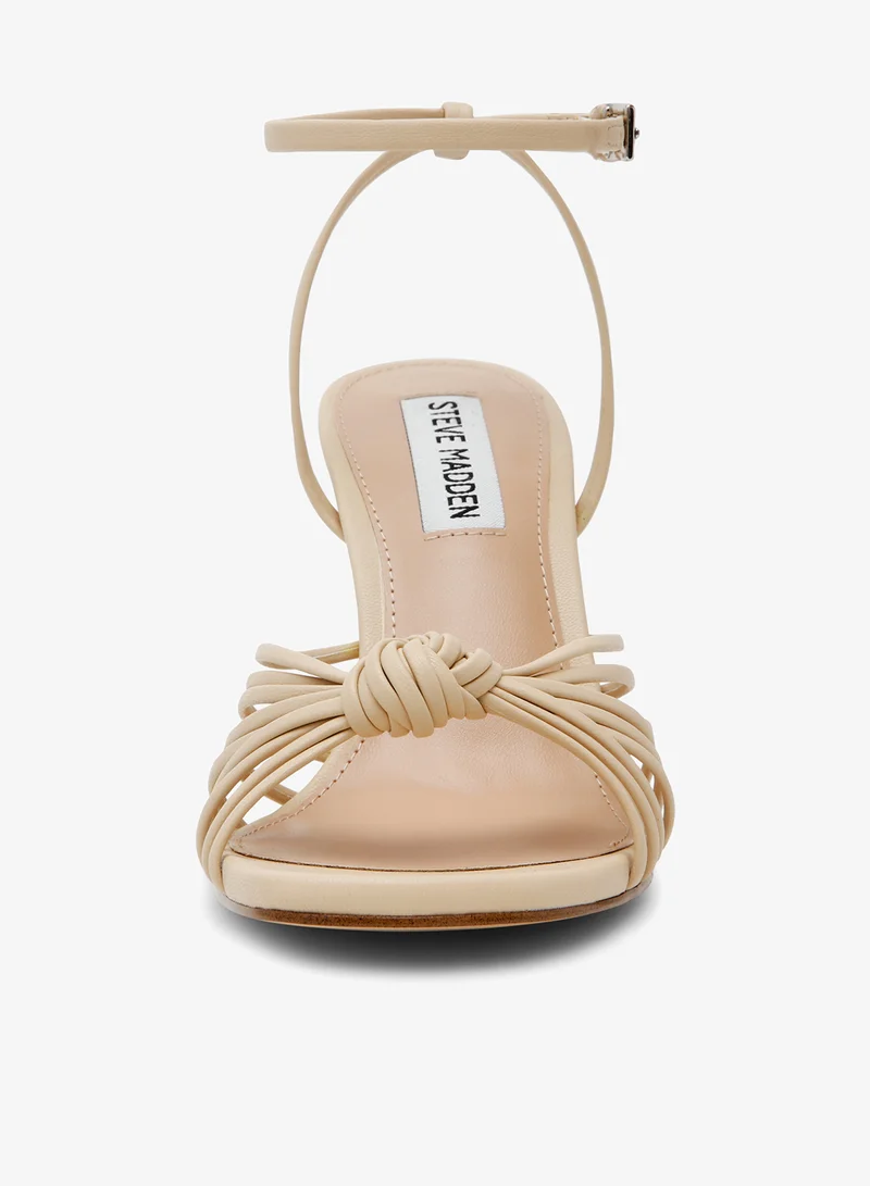 ستيف مادن صنادل جلد صناعي بإبزيم معدني